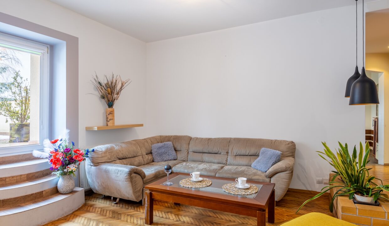 R64_6706-HDR