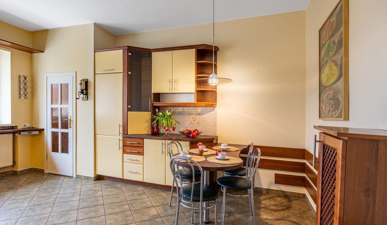 R64_6707-HDR