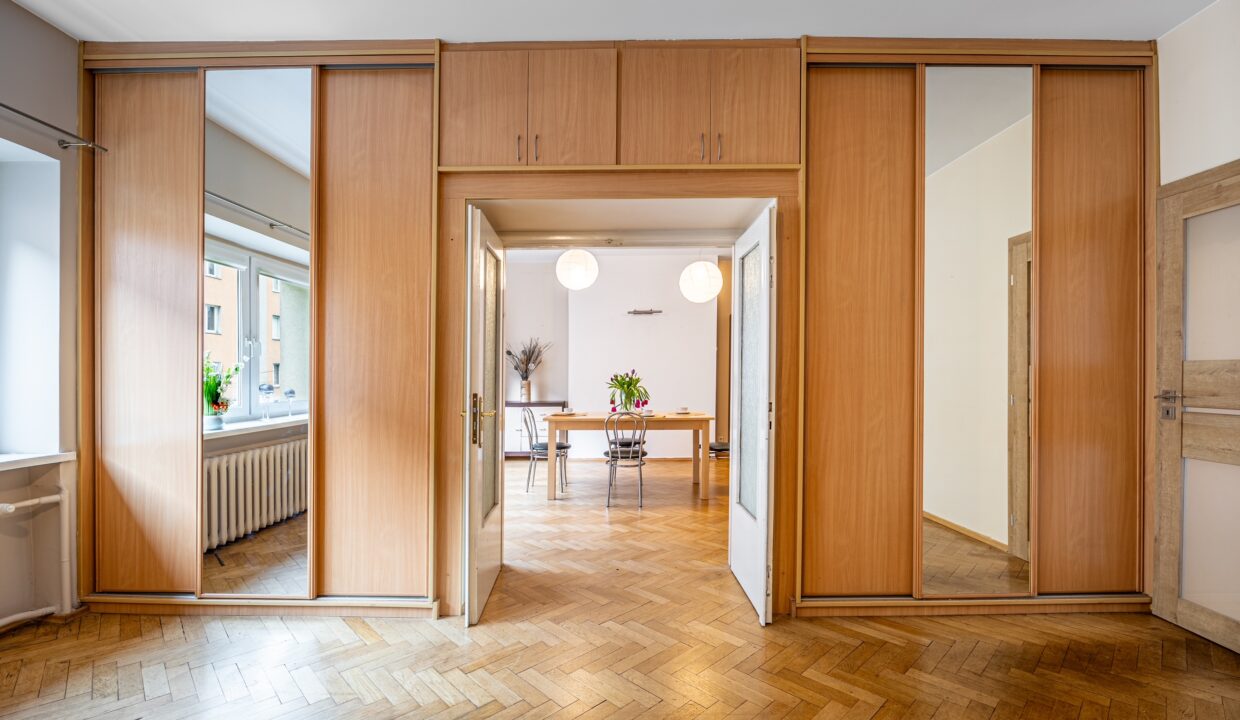 R64_6733-HDR